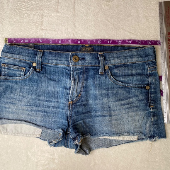 Citizens of Humanity* Cut-Off Denim Shorts *Size 27 - Picture 2 of 15